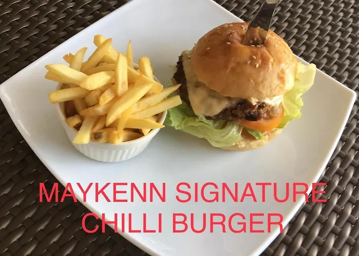 Hotel Maykenn Beach-cafe-bar And Restaurant 4*