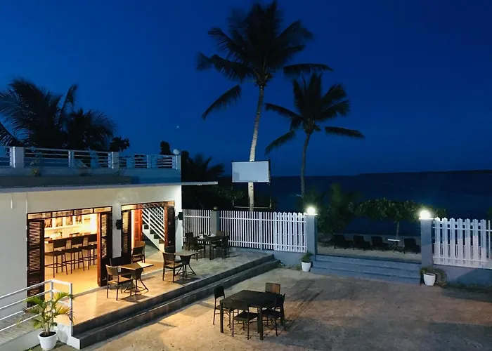 Hotel Maykenn Beach-cafe-bar And Restaurant