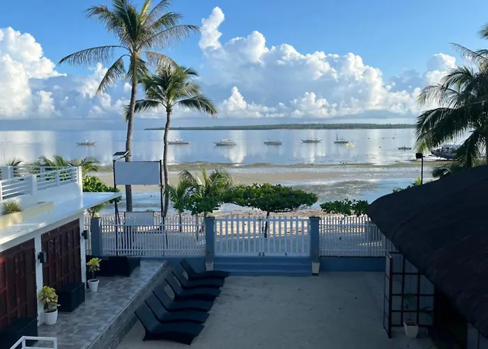 Hotel Maykenn Beach-cafe-bar And Restaurant
