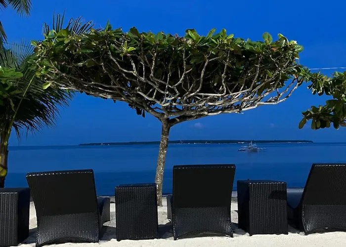 Maykenn Beach-cafe-bar And Restaurant Hotel 4*